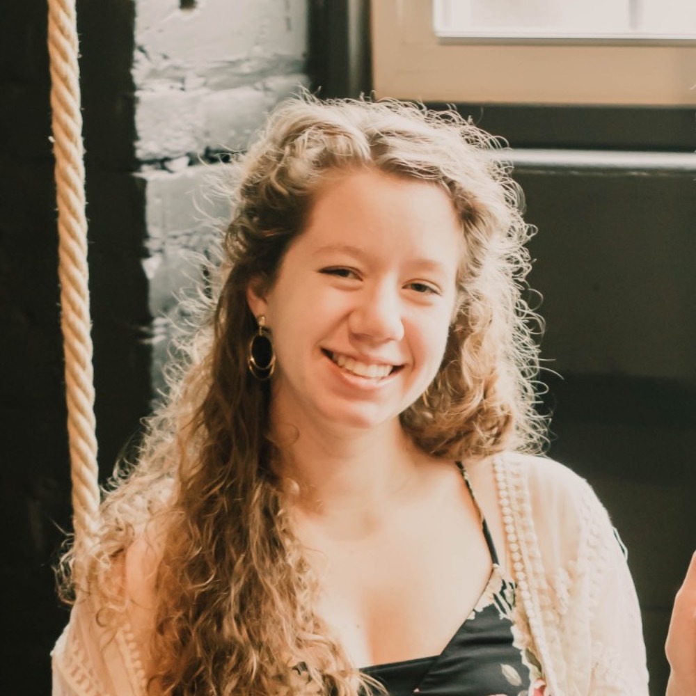 Meet your Posher, Alicia